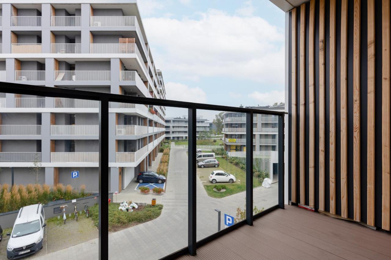 Studio With Balcony Warsaw Kokoryczki By Noclegi Renters Dış mekan fotoğraf